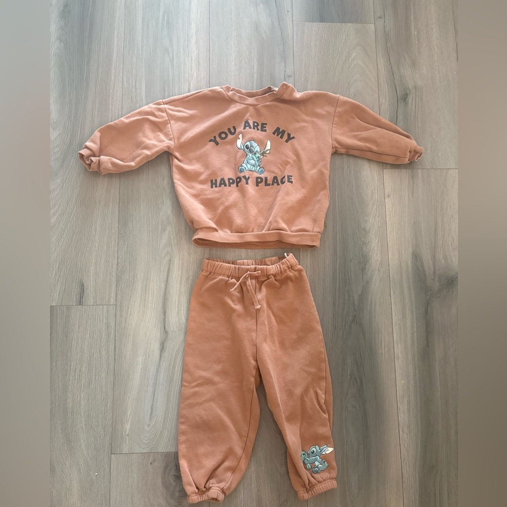 🐻 H&M STITCH HAPPY PLACE SWEAT SUIT